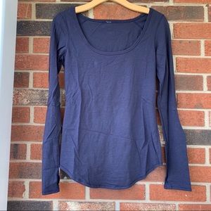 Navy long sleeve lululemon top